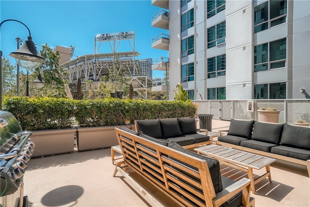 Property Photo: 253 10th Avenue 634 CA 92101