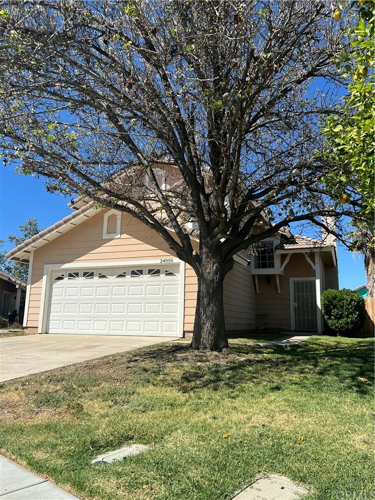 Property Photo:  24050 Stonebridge Court  CA 92551 