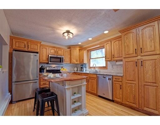 Property Photo:  10 Vale Rd  MA 01880 