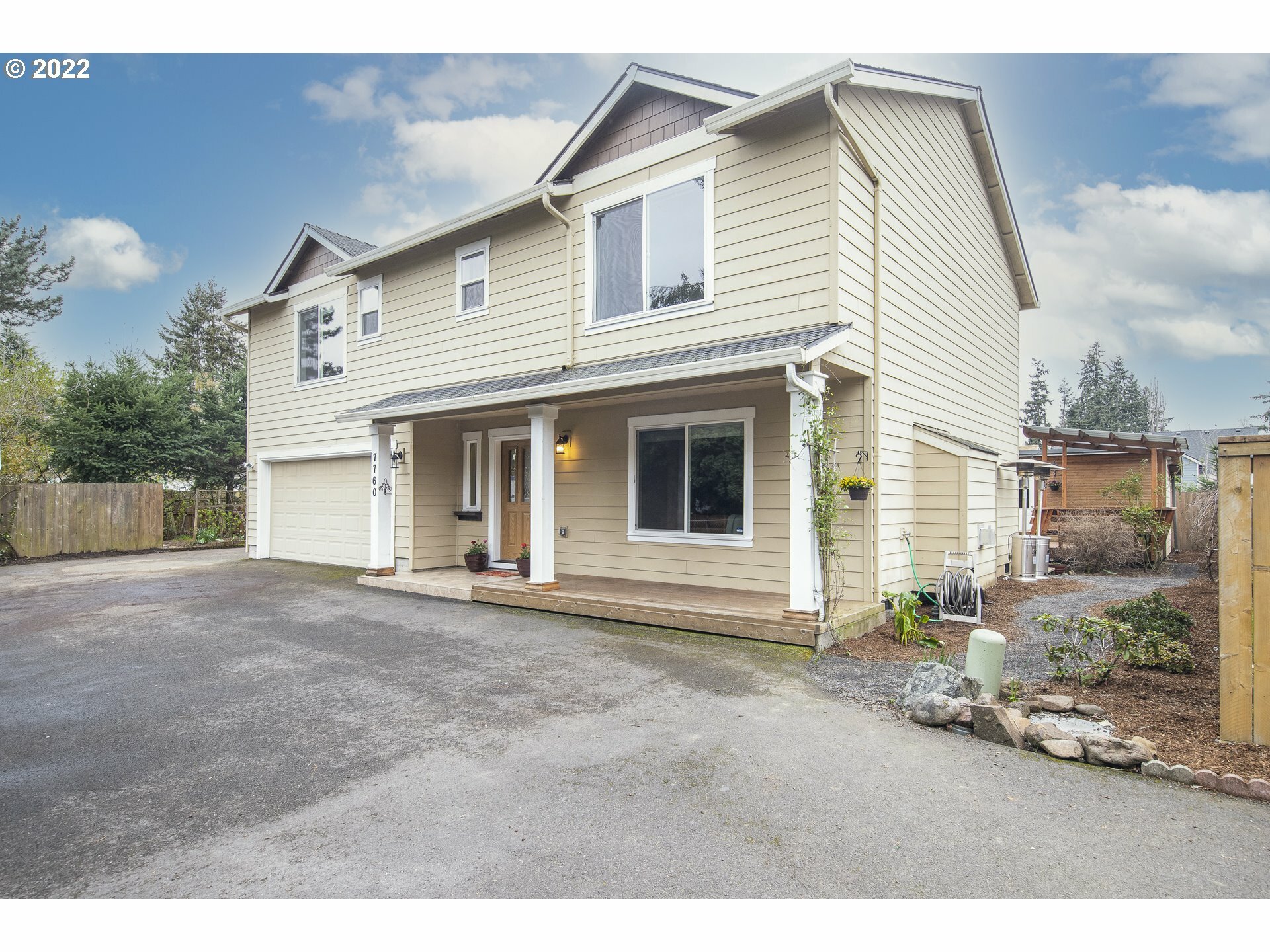 Property Photo: 7760 SE Harmony Dr OR 97222