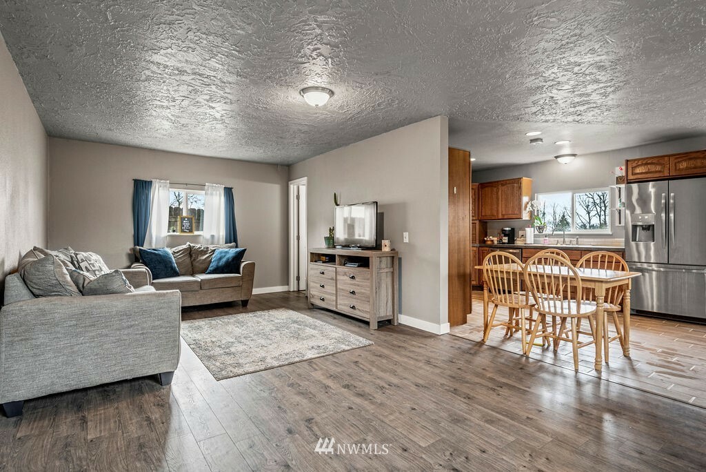 Property Photo: 20 Pacific Place WA 98632
