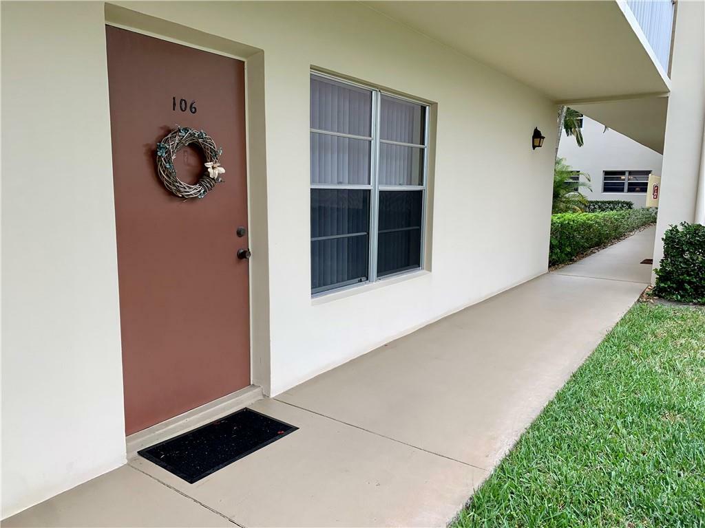 Property Photo:  30 Vista Gardens Trail 106  FL 32962 