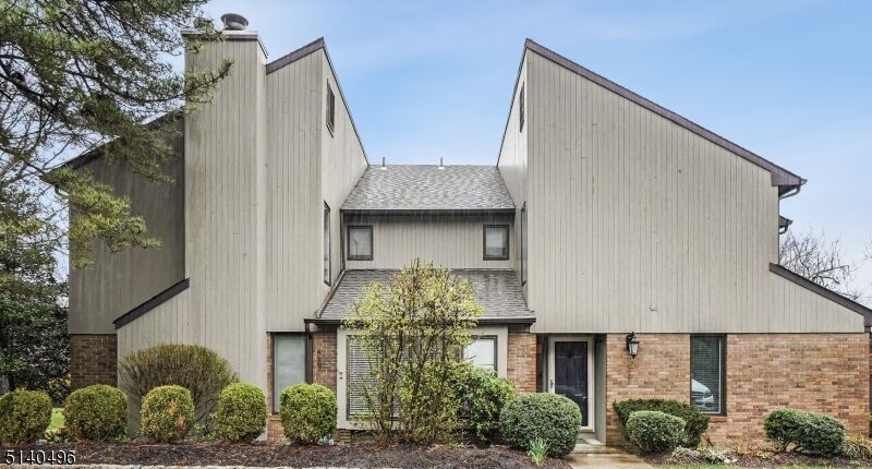 Property Photo:  24 Keats Way  NJ 07960 