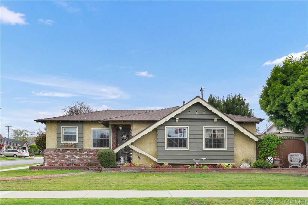 Property Photo: 18005 Balfern Avenue CA 90706