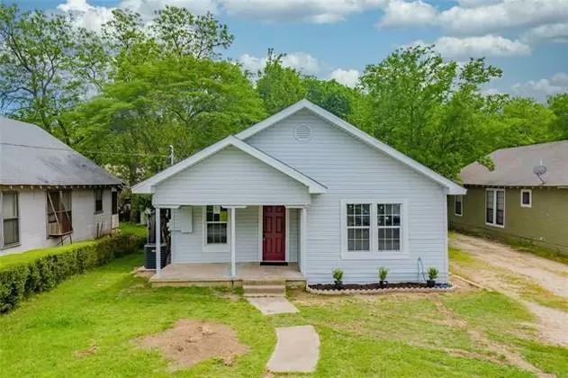 Property Photo:  604 W Star Street  TX 76240 