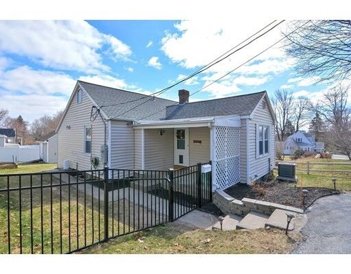 Property Photo:  123 Sachem Ave  MA 01606 
