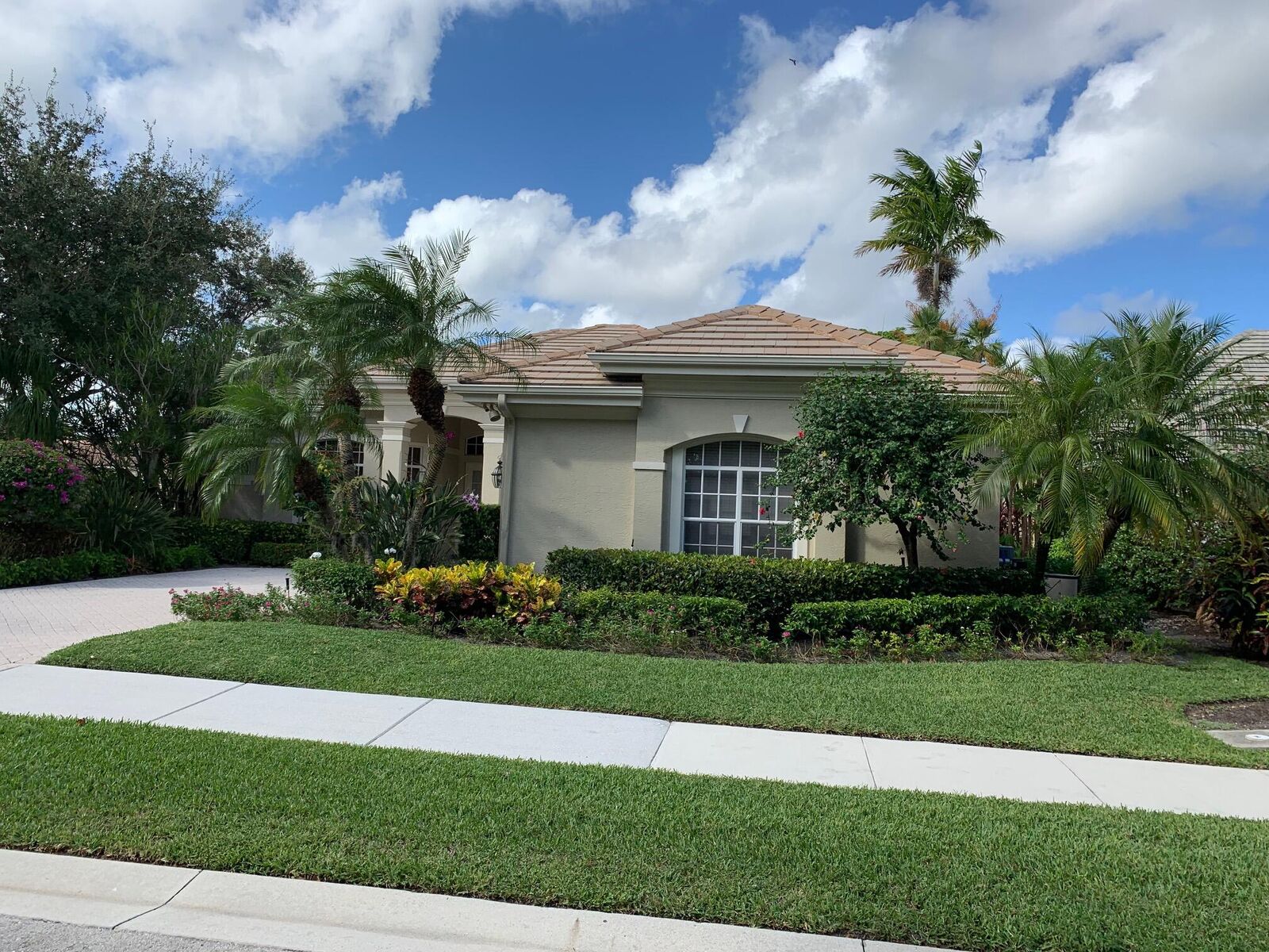 Property Photo:  123 Chasewood Circle  FL 33418 