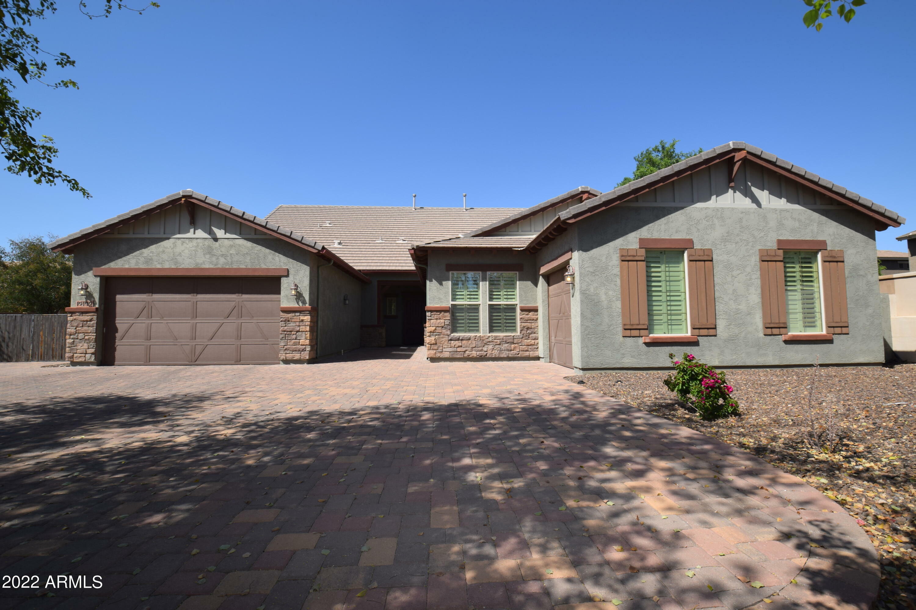 Property Photo:  2192 E Coconino Place  AZ 85249 