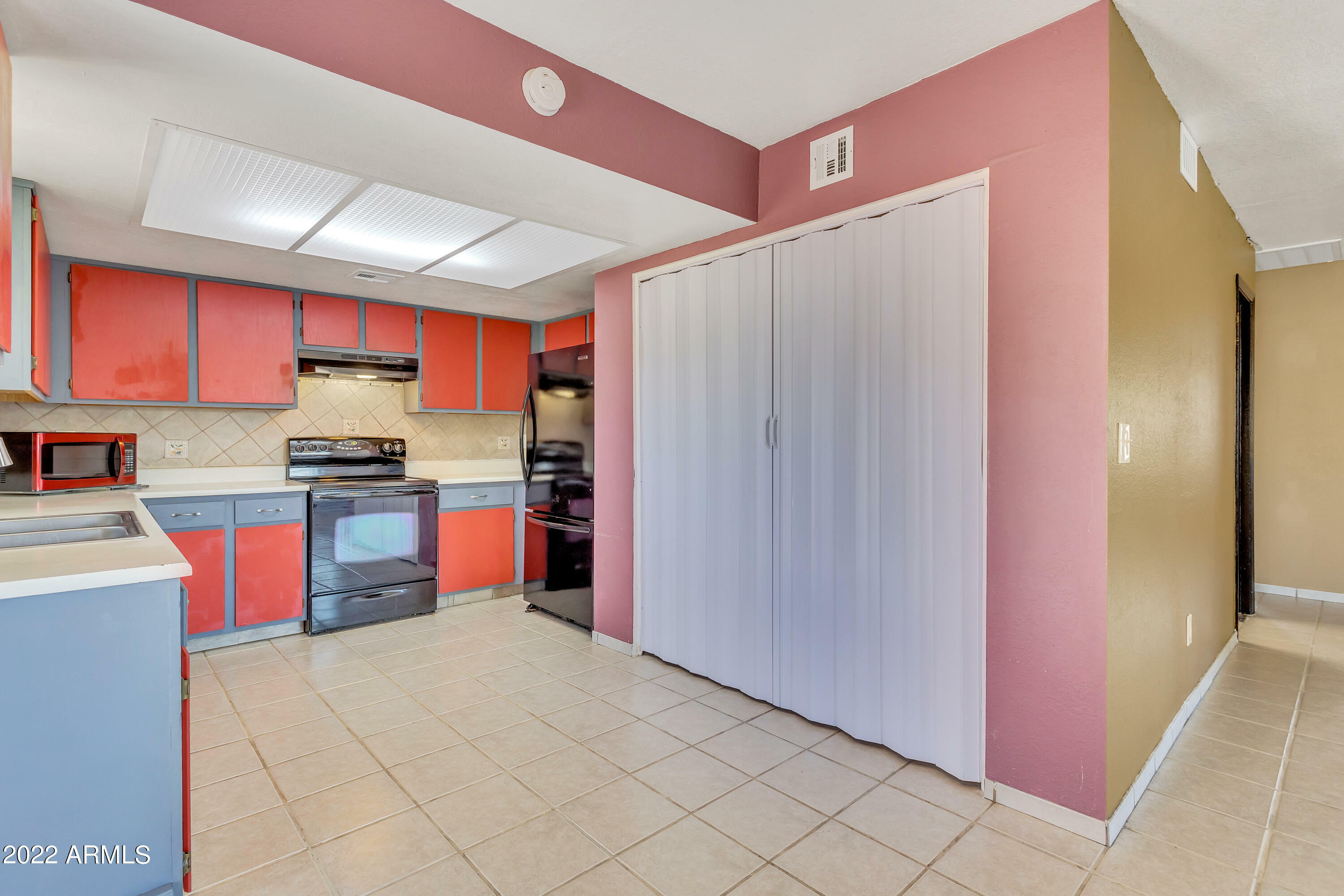 Property Photo: 6911 W Villa Road 1222 AZ 85033