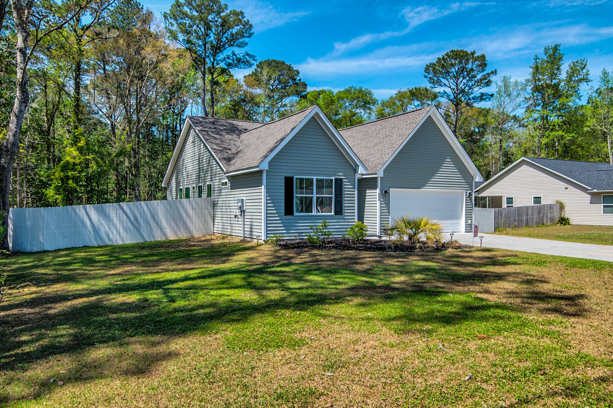 Property Photo: 964 Leonard Drive SC 29455