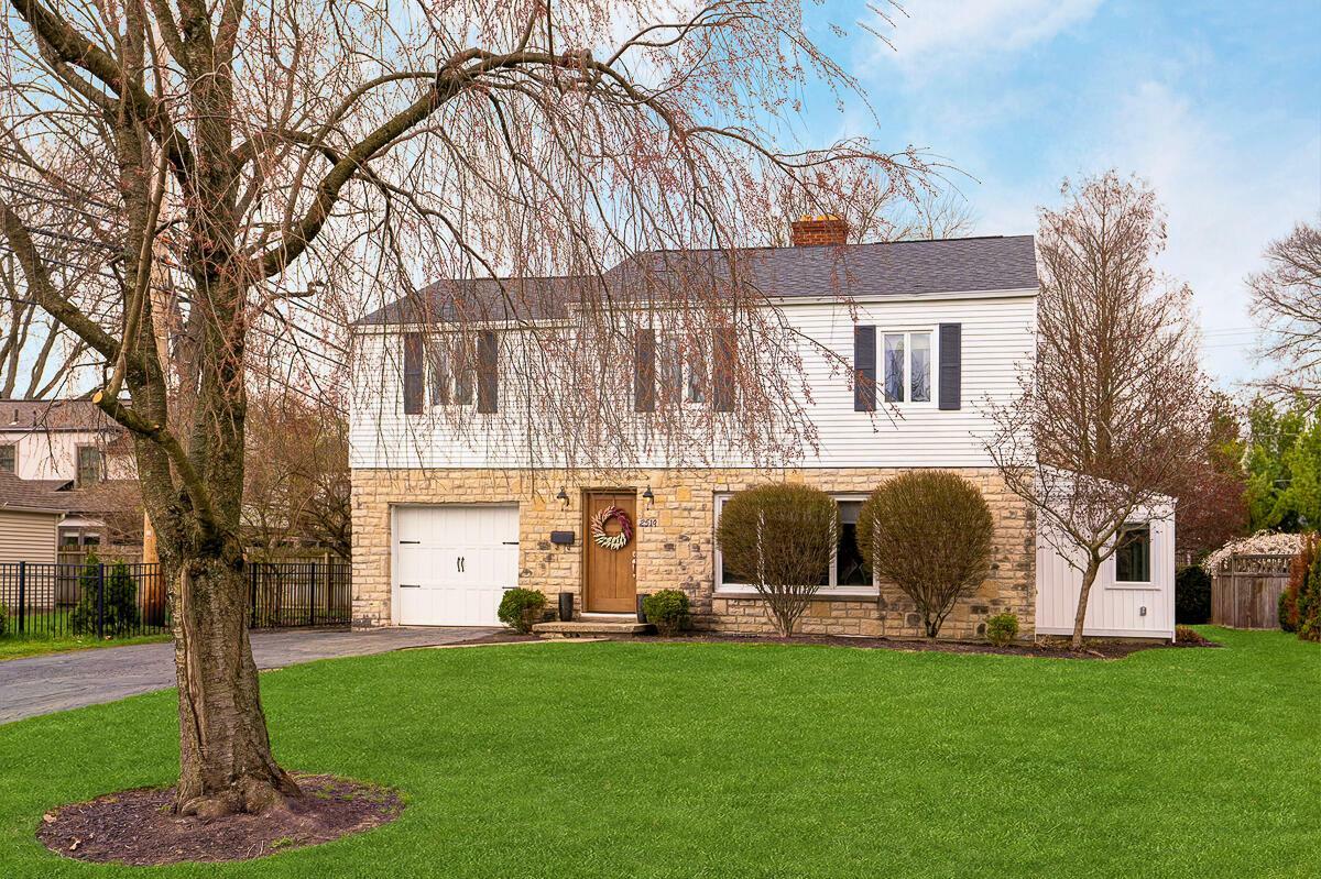 Property Photo: 2519 Welsford Road OH 43221