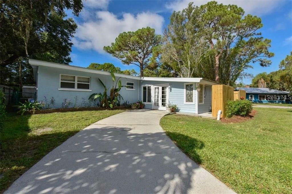 Property Photo: 2622 Bryce Lane FL 34231