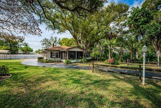 Property Photo: 10490 54th Avenue N FL 33708