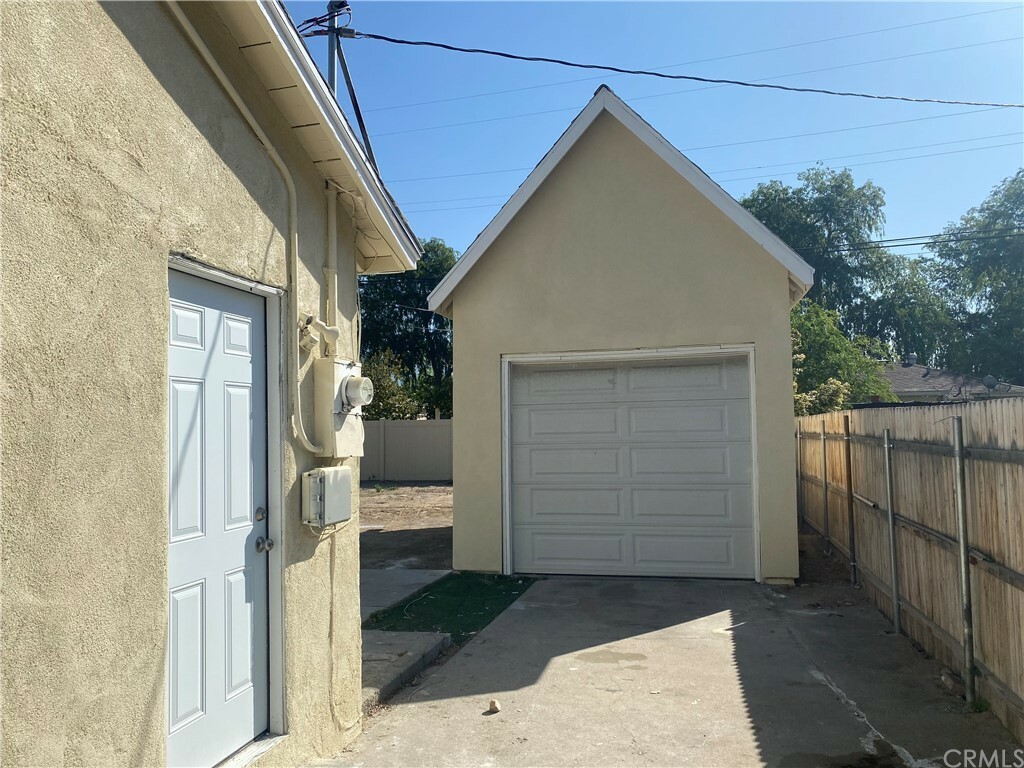 Property Photo: 2519 Roxbury Drive CA 92404