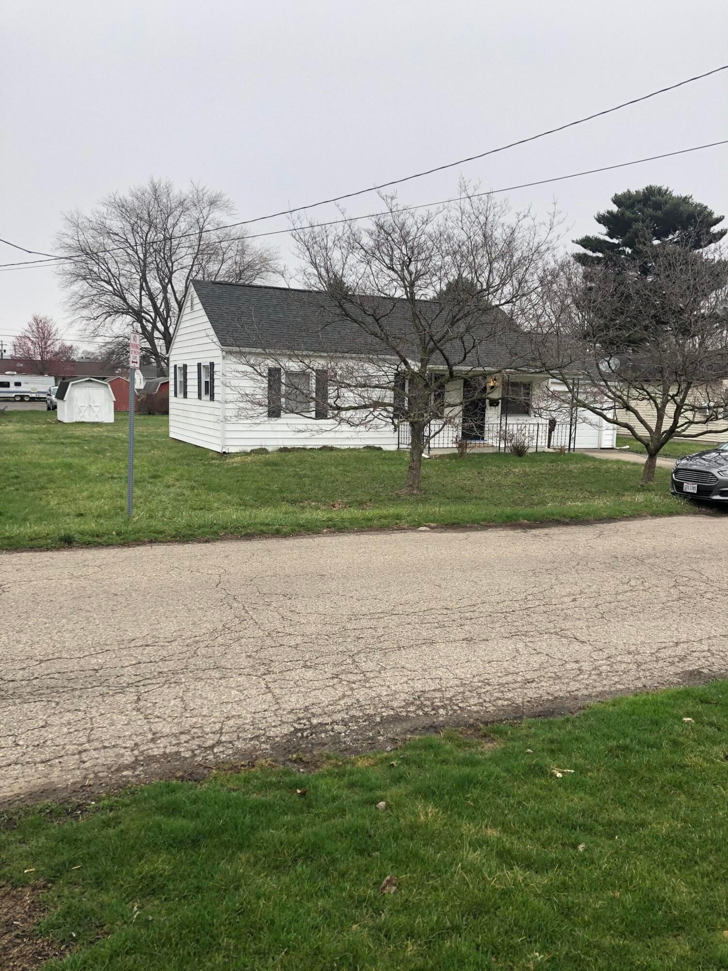 882 Wintermute Avenue  Newark OH 43055 photo