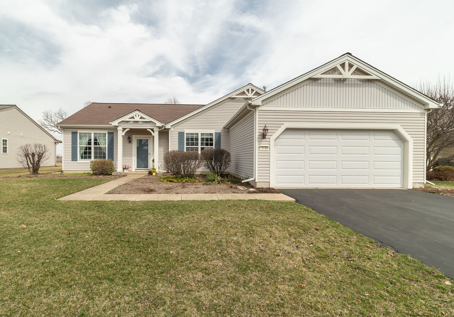 Property Photo: 13194 W Essex Lane IL 60142