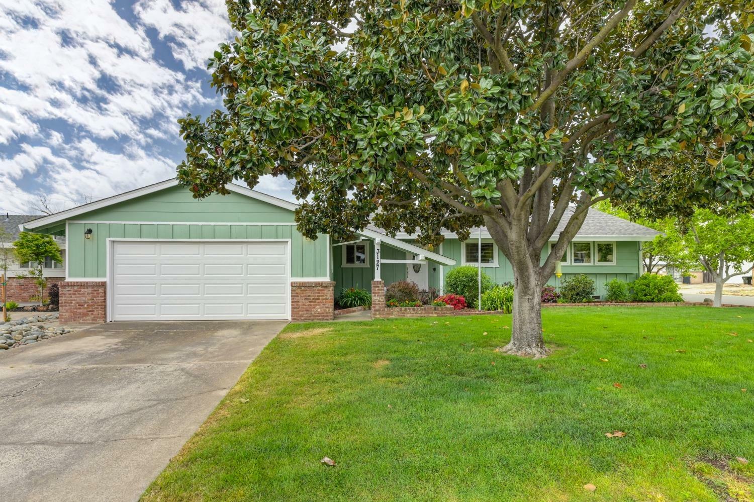 Property Photo:  3127 Greenwood Avenue  CA 95821 