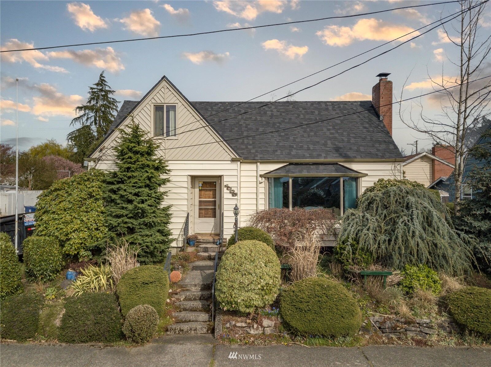 Property Photo:  1009 N Madison Street  WA 98406 