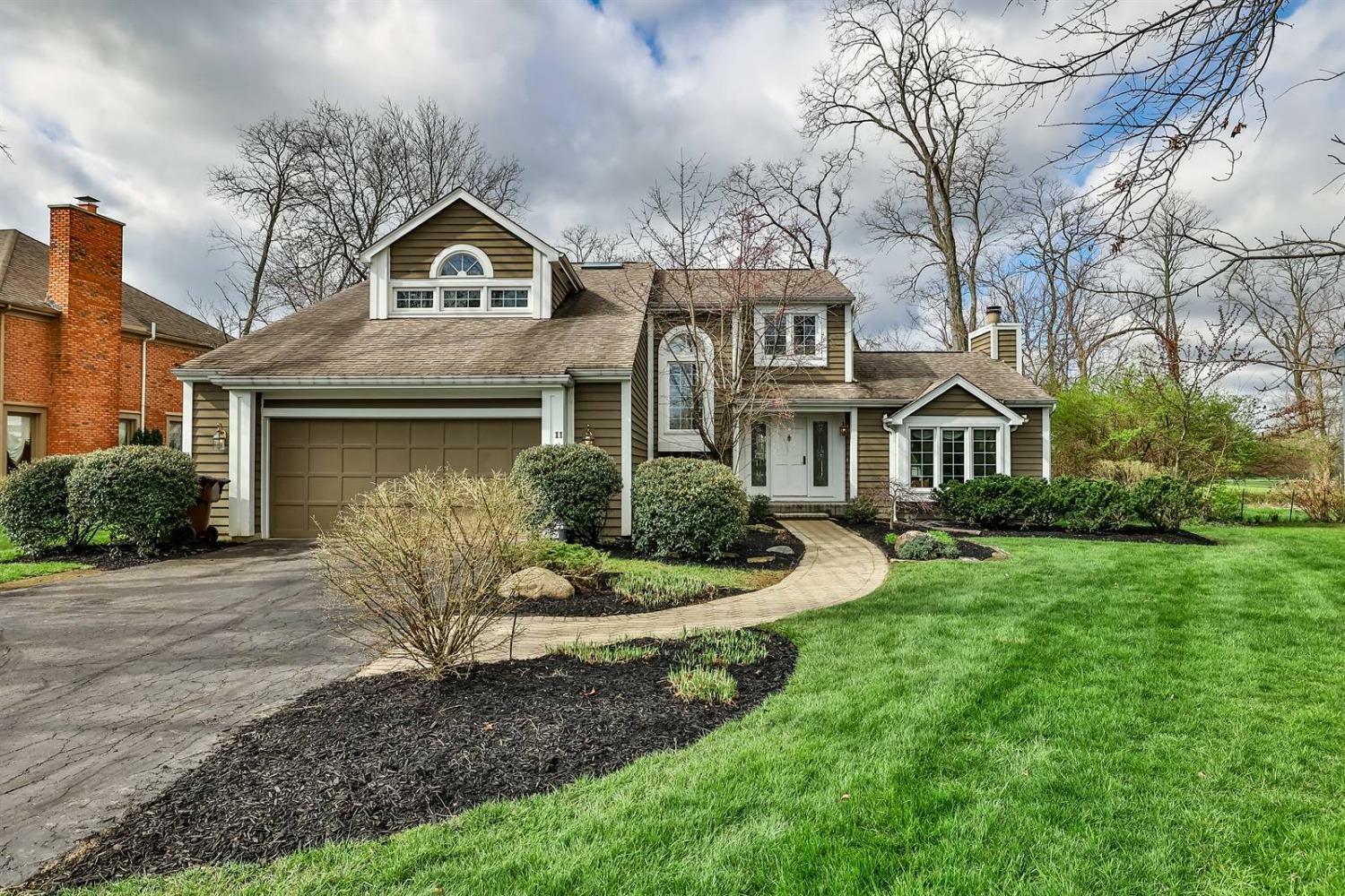 Property Photo: 11 Heritage Rd OH 45241