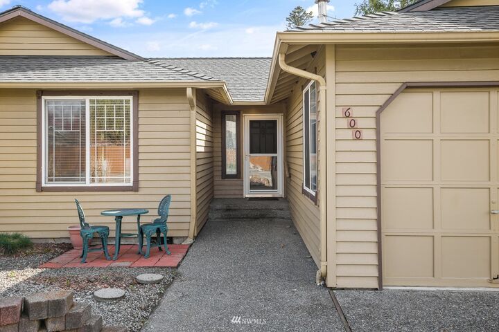 Property Photo: 600 Wallace Avenue WA 98022