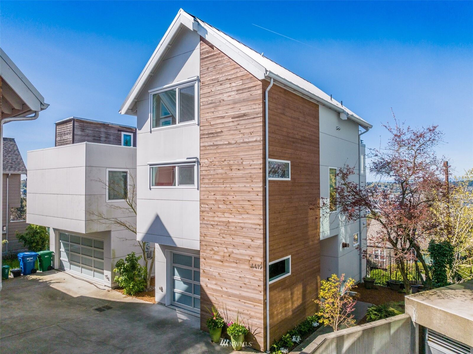 Property Photo:  4419 Greenwood Avenue N  WA 98103 