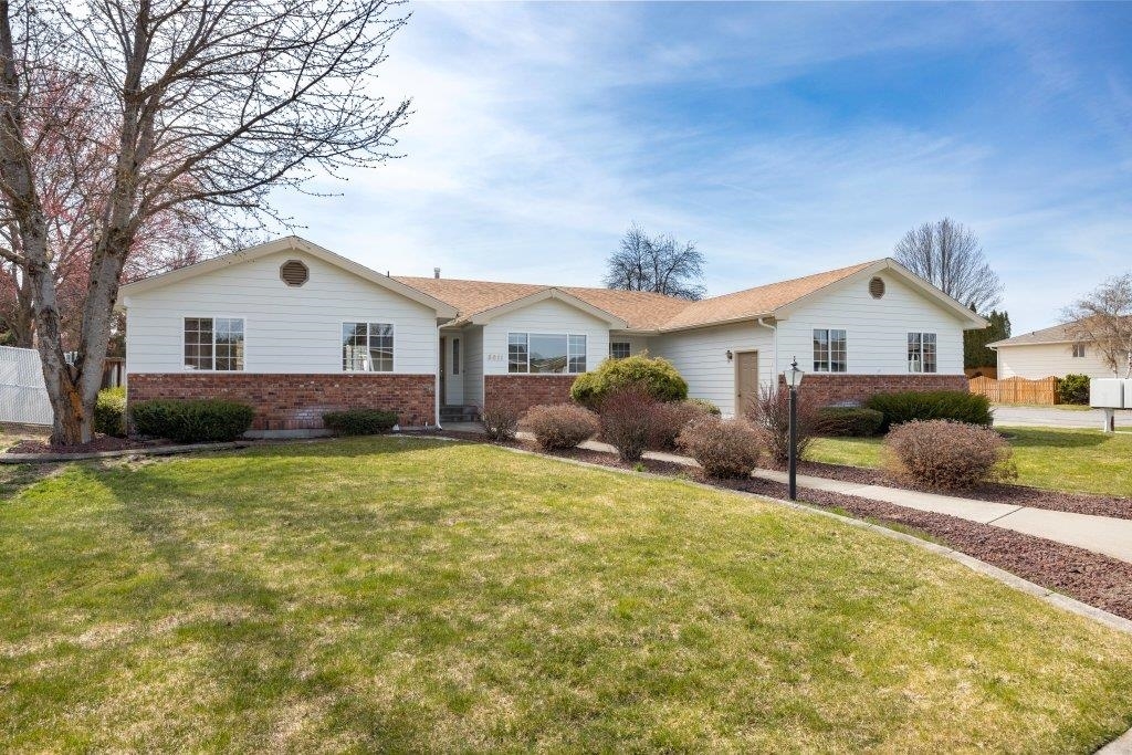 Property Photo: 6011 W Chippewa Ct WA 99208