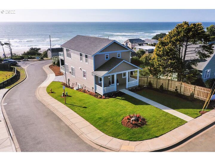 4922 SW Beach Ave  Lincoln City OR 97367 photo