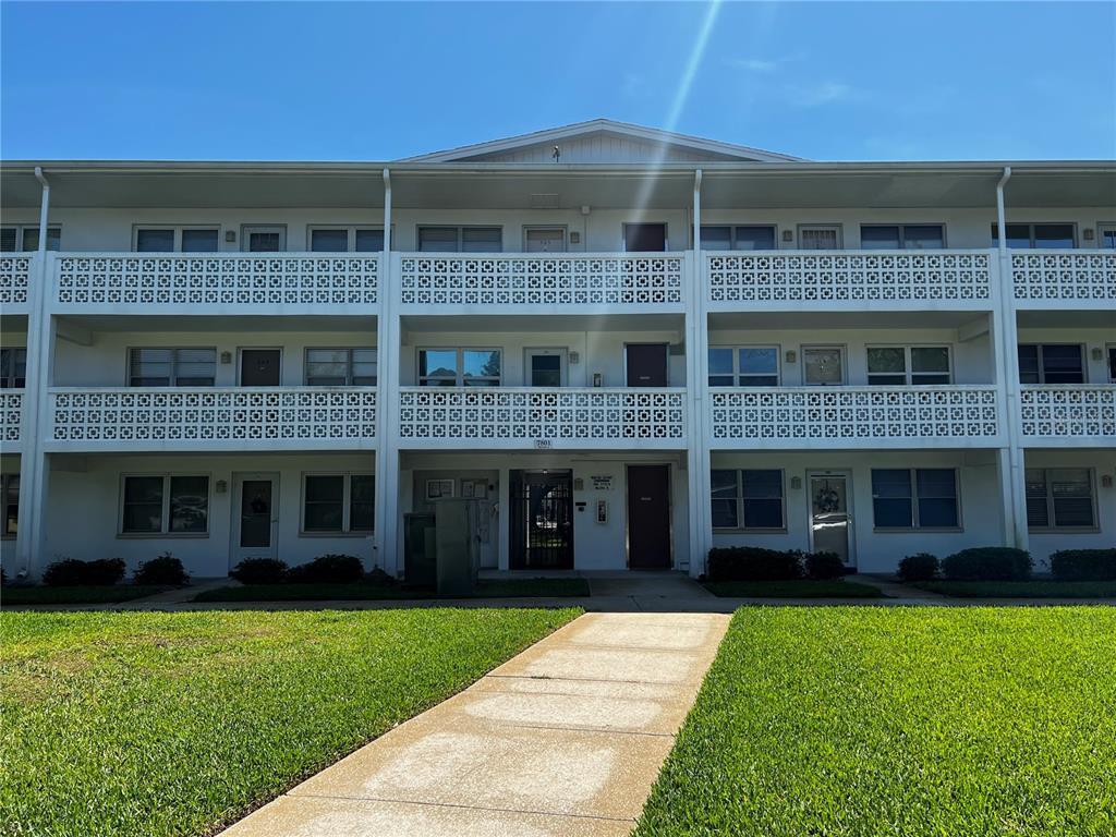 Property Photo: 7801 11th Street N 306 FL 33702