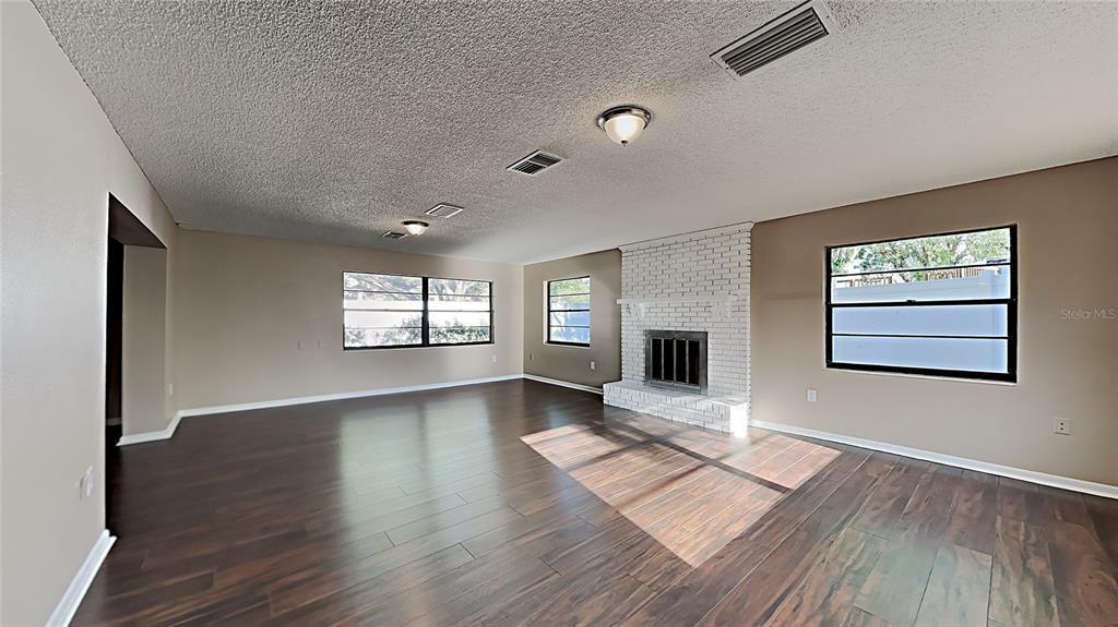 Property Photo: 690 Grand Plaza Drive FL 32763