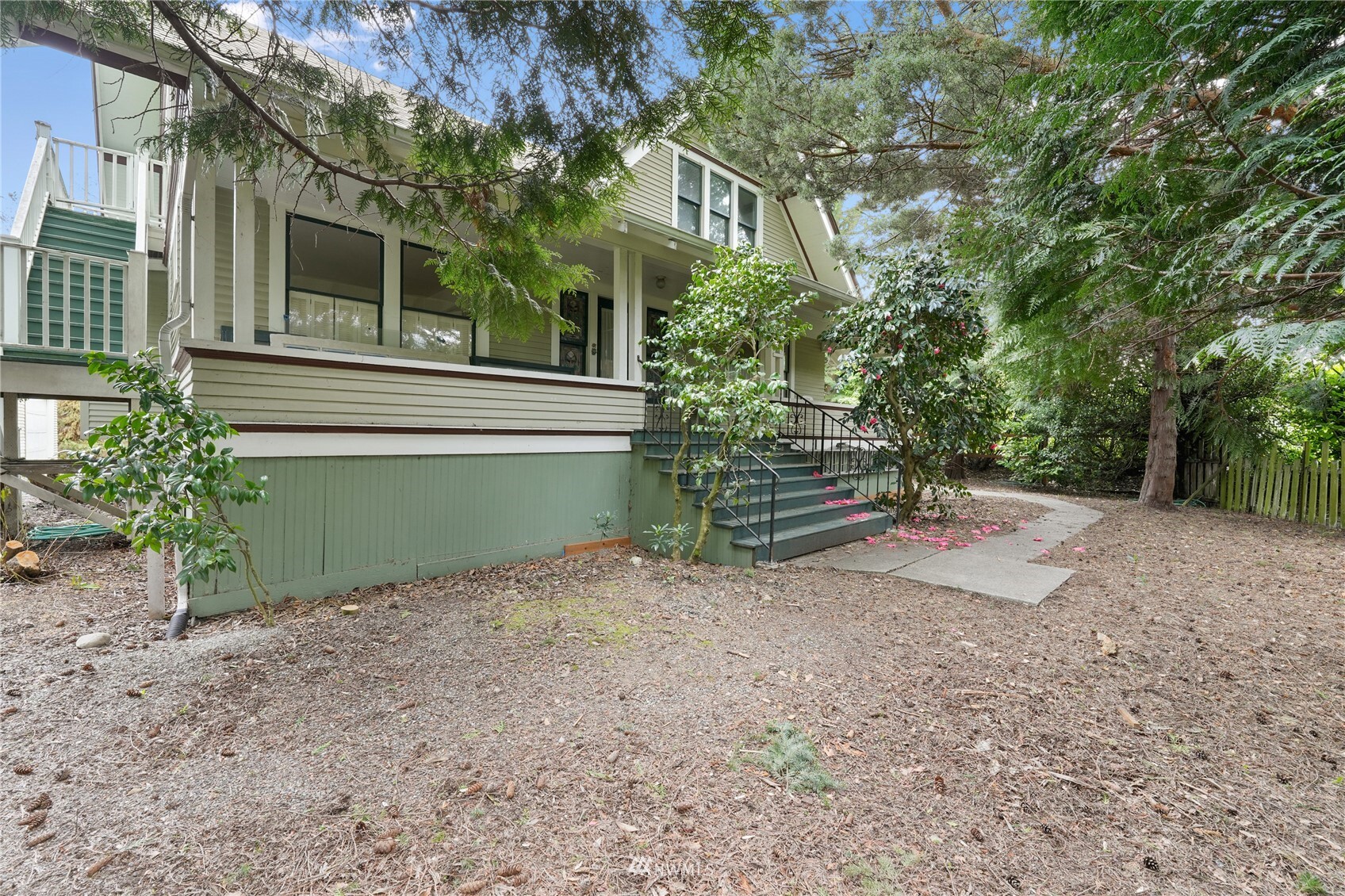 Property Photo:  3601 Commercial Avenue  WA 98221 