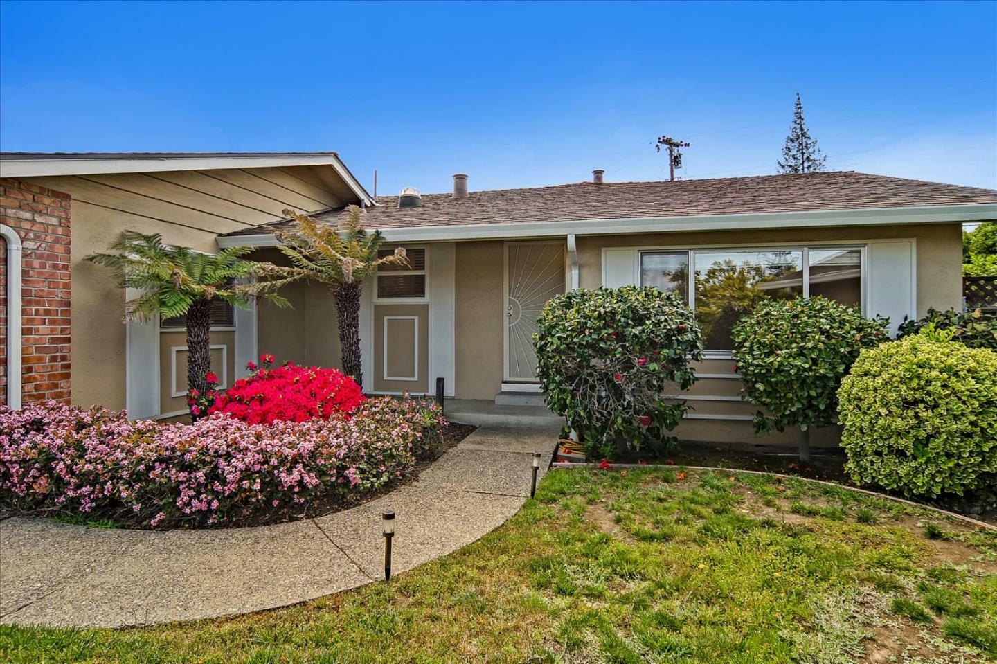 Property Photo:  1012 Thistle Court  CA 94086 