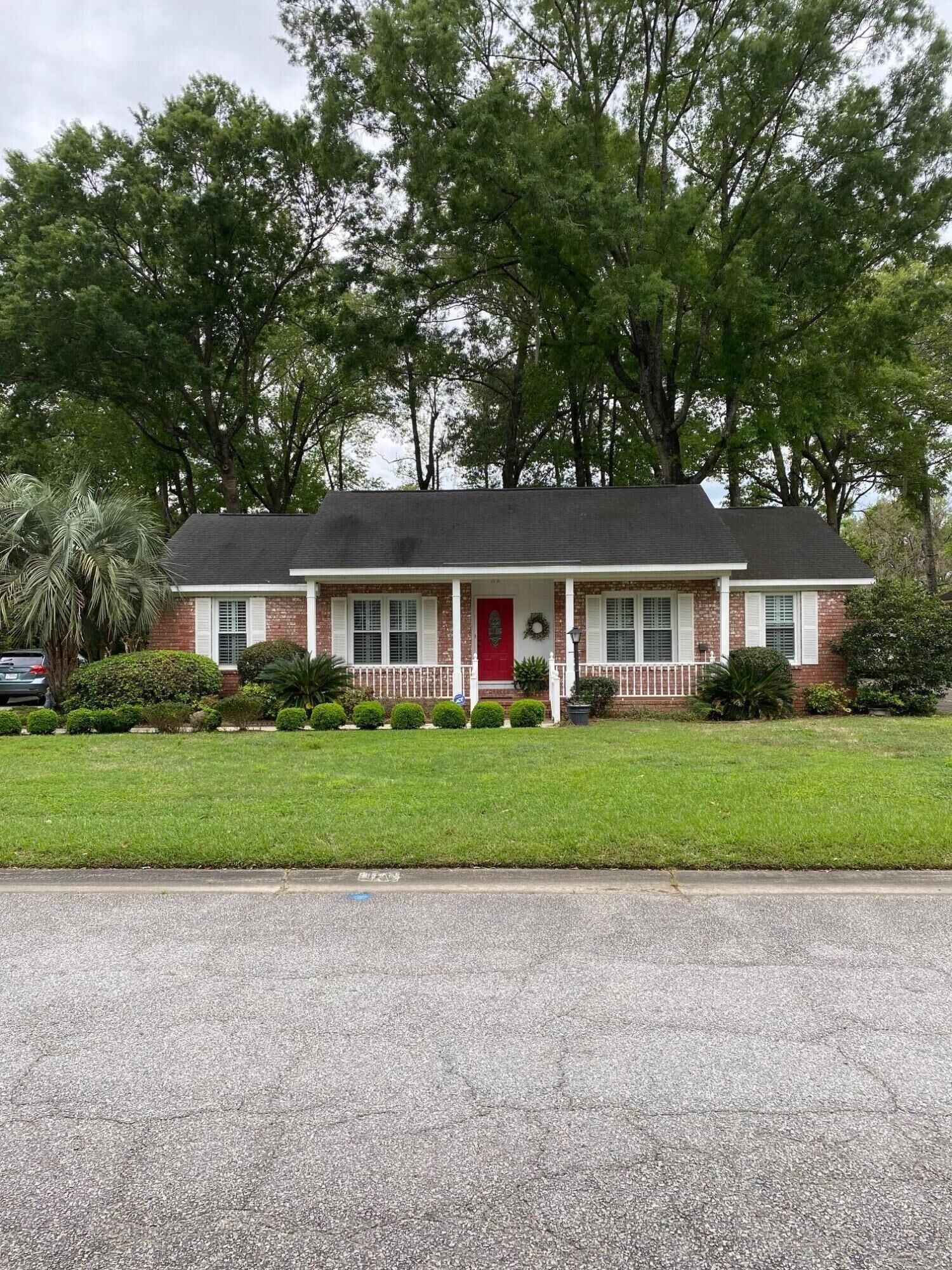 Property Photo: 114 Dunbury Drive SC 29485