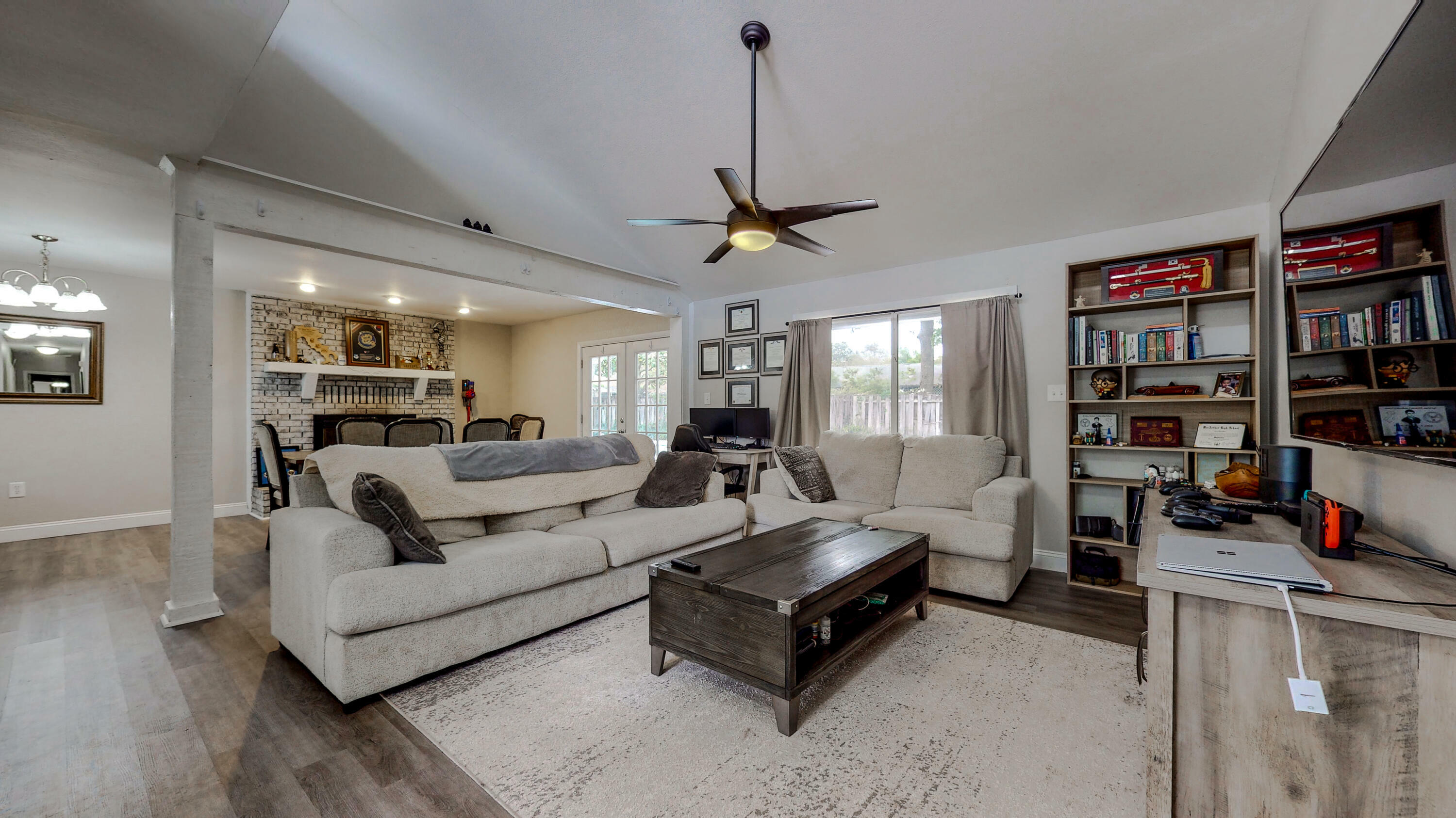 Property Photo:  205 Kettering Court  FL 32547 