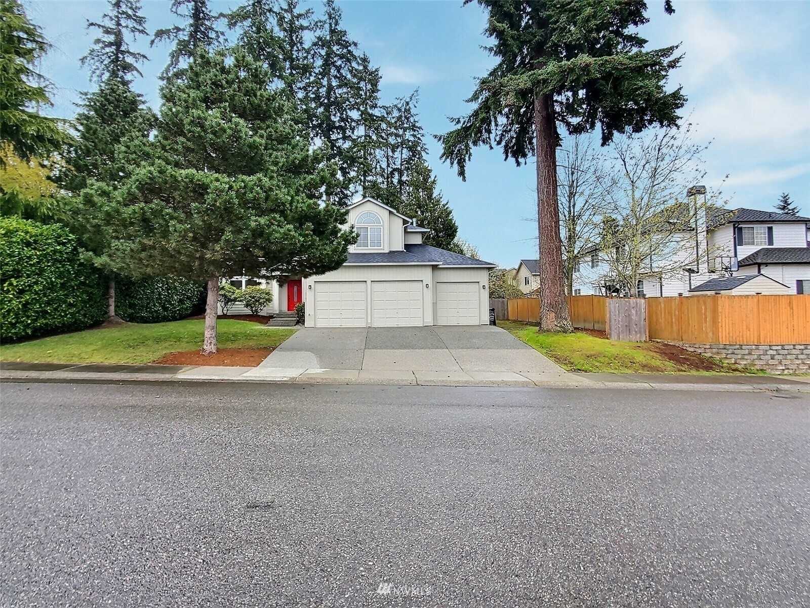 Property Photo:  16707 37th Place W  WA 98037 