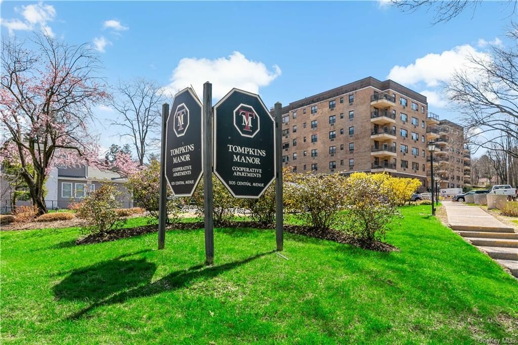 Property Photo: 505 Central Avenue 801 NY 10606