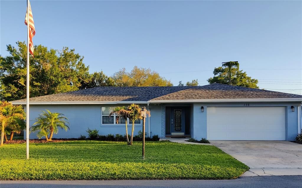 Property Photo:  
