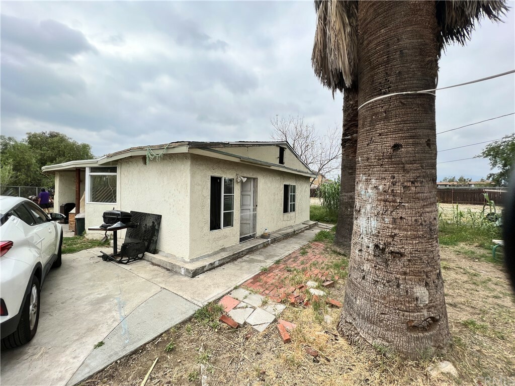 9264 Juniper Avenue  Fontana CA 92335 photo