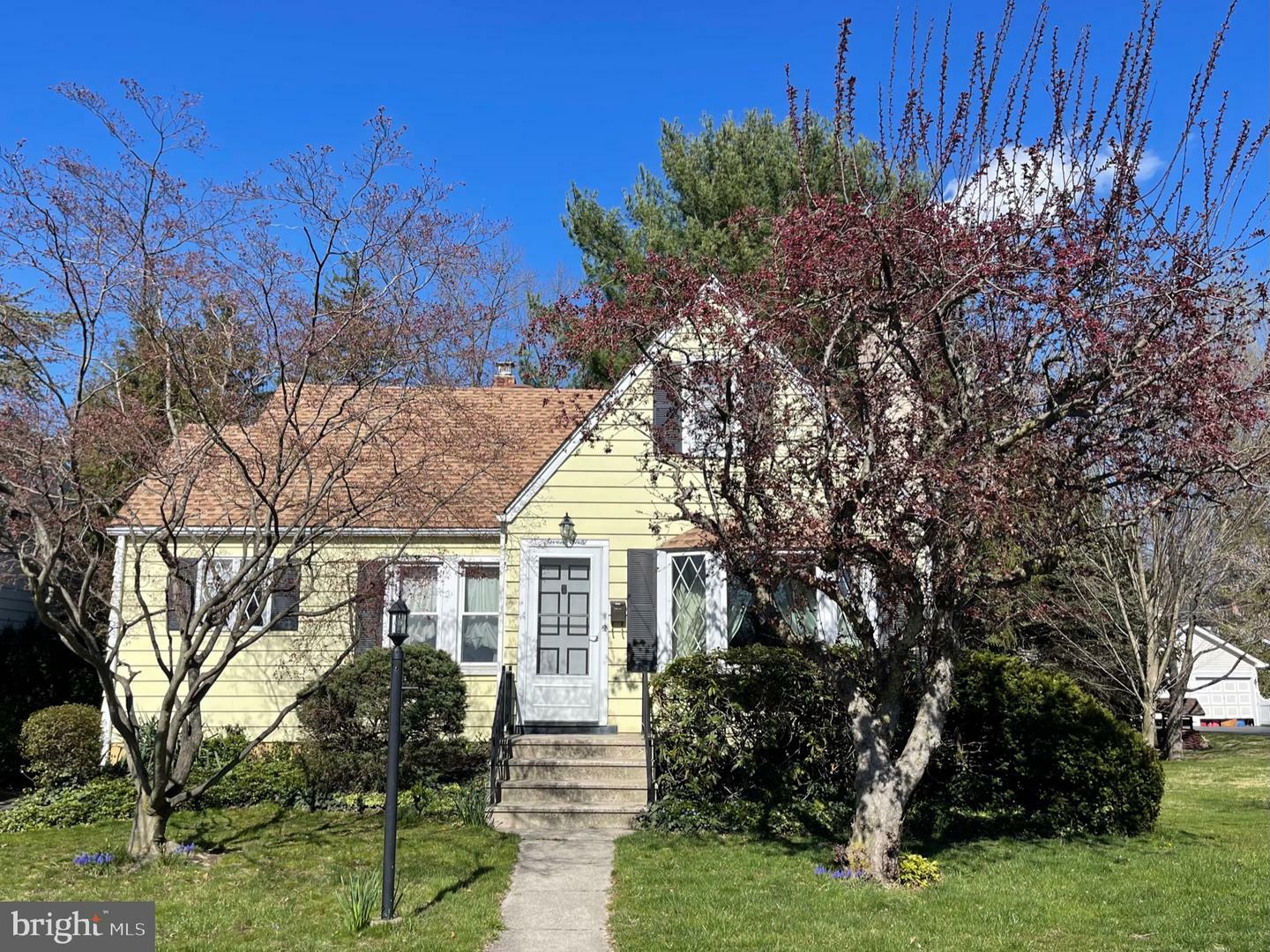 Property Photo:  760 Mayflower Avenue  NJ 08648 