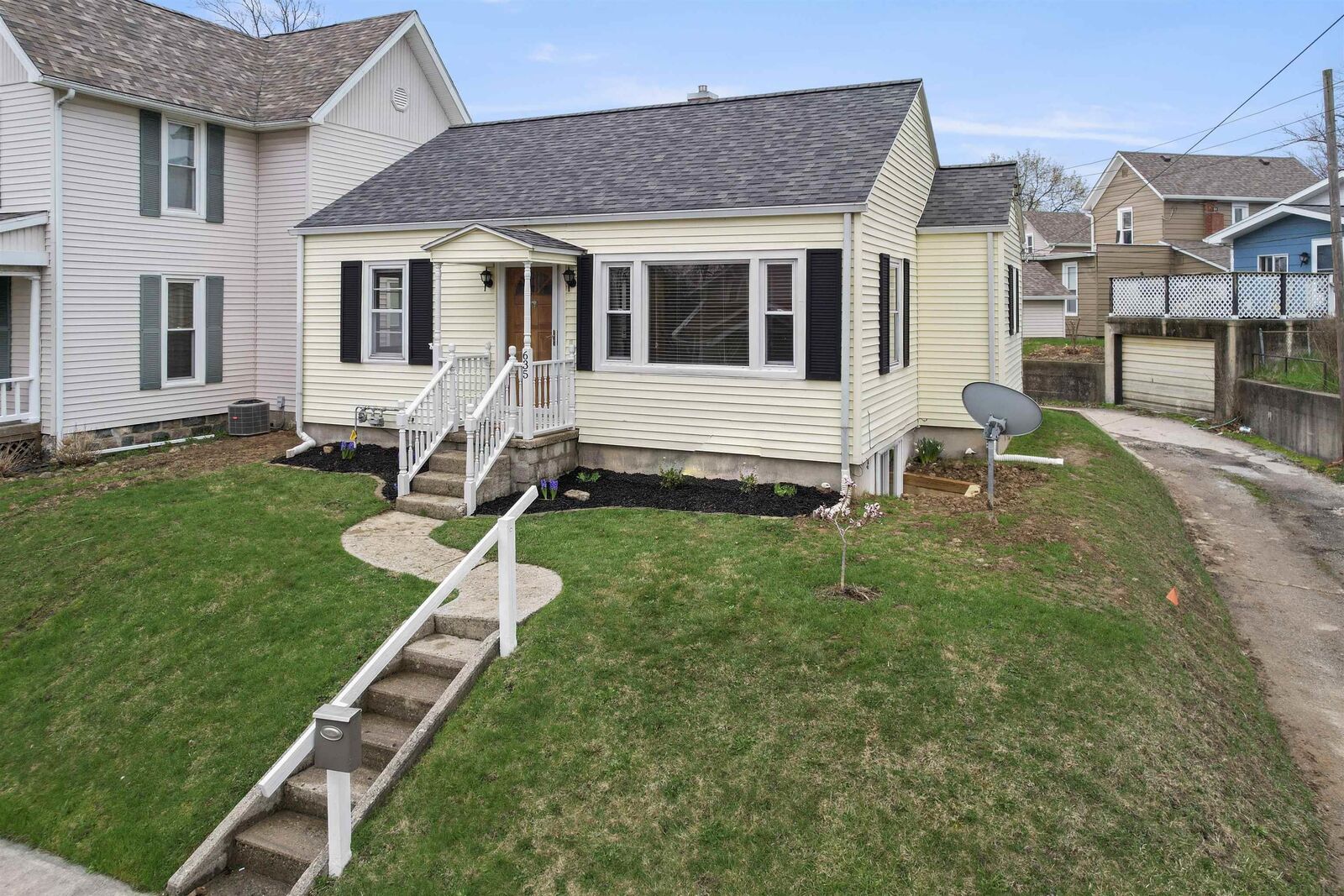 Property Photo: 635 Division Street IN 46750