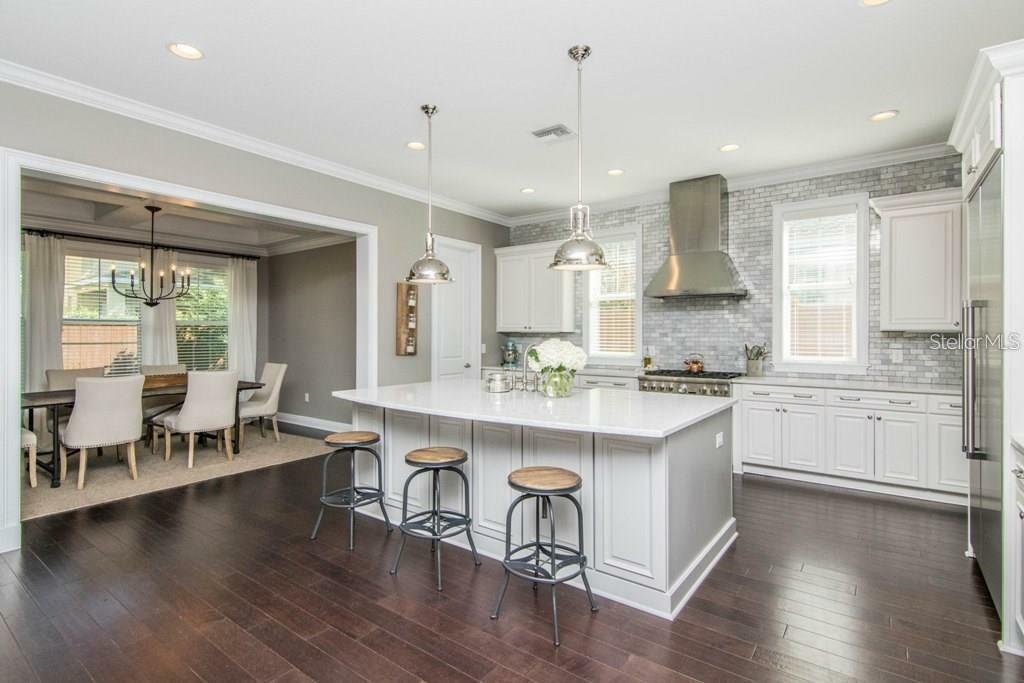 Property Photo: 909 W Braddock Street FL 33603