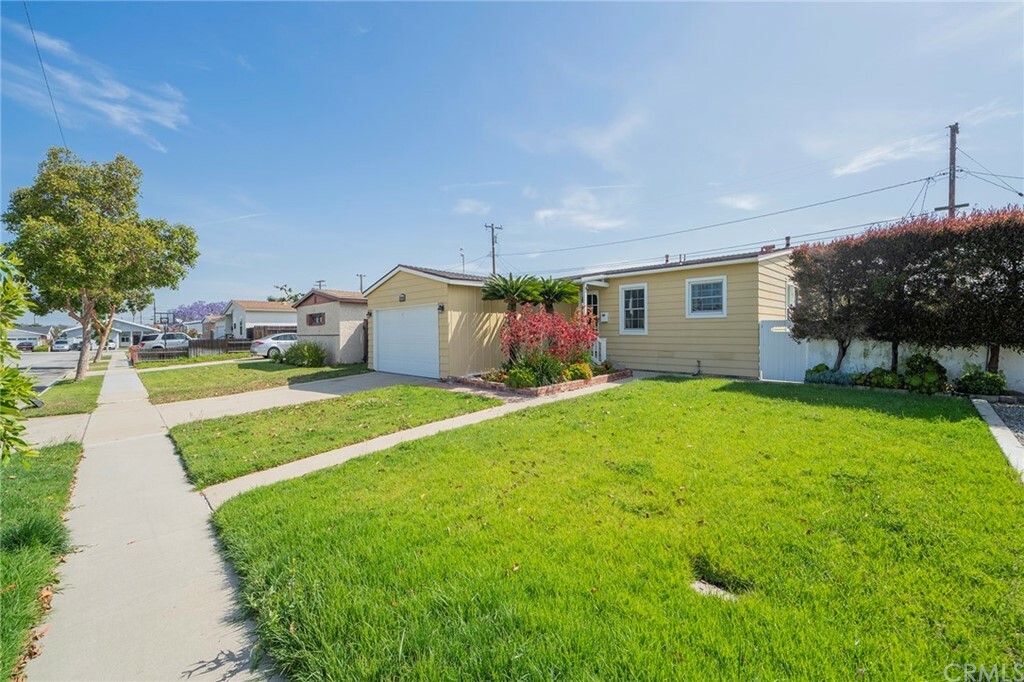 Property Photo:  23726 Cypress Street  CA 90501 