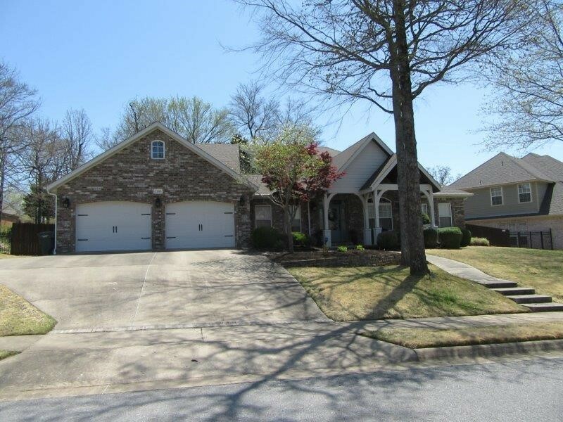 Property Photo:  2488 N Fennchurch Way  AR 72703 