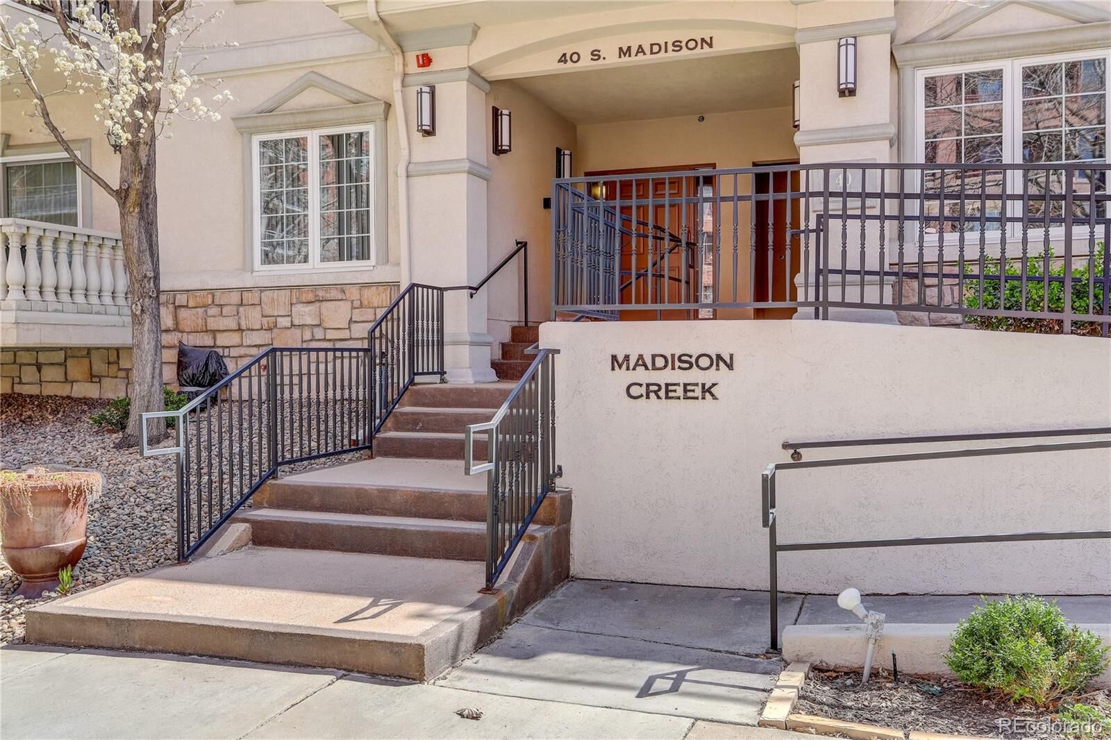 Property Photo:  40 S Madison Street 104  CO 80209 