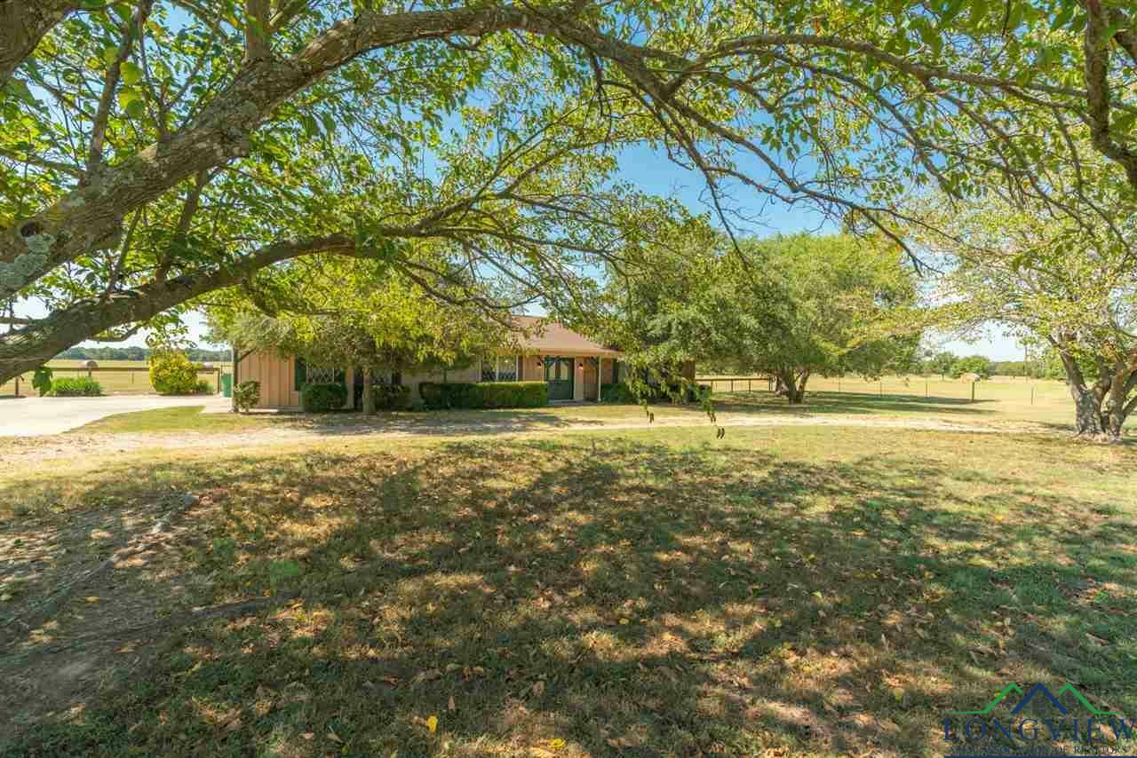 Property Photo:  667 County Road 4711  TX 75482-6428 