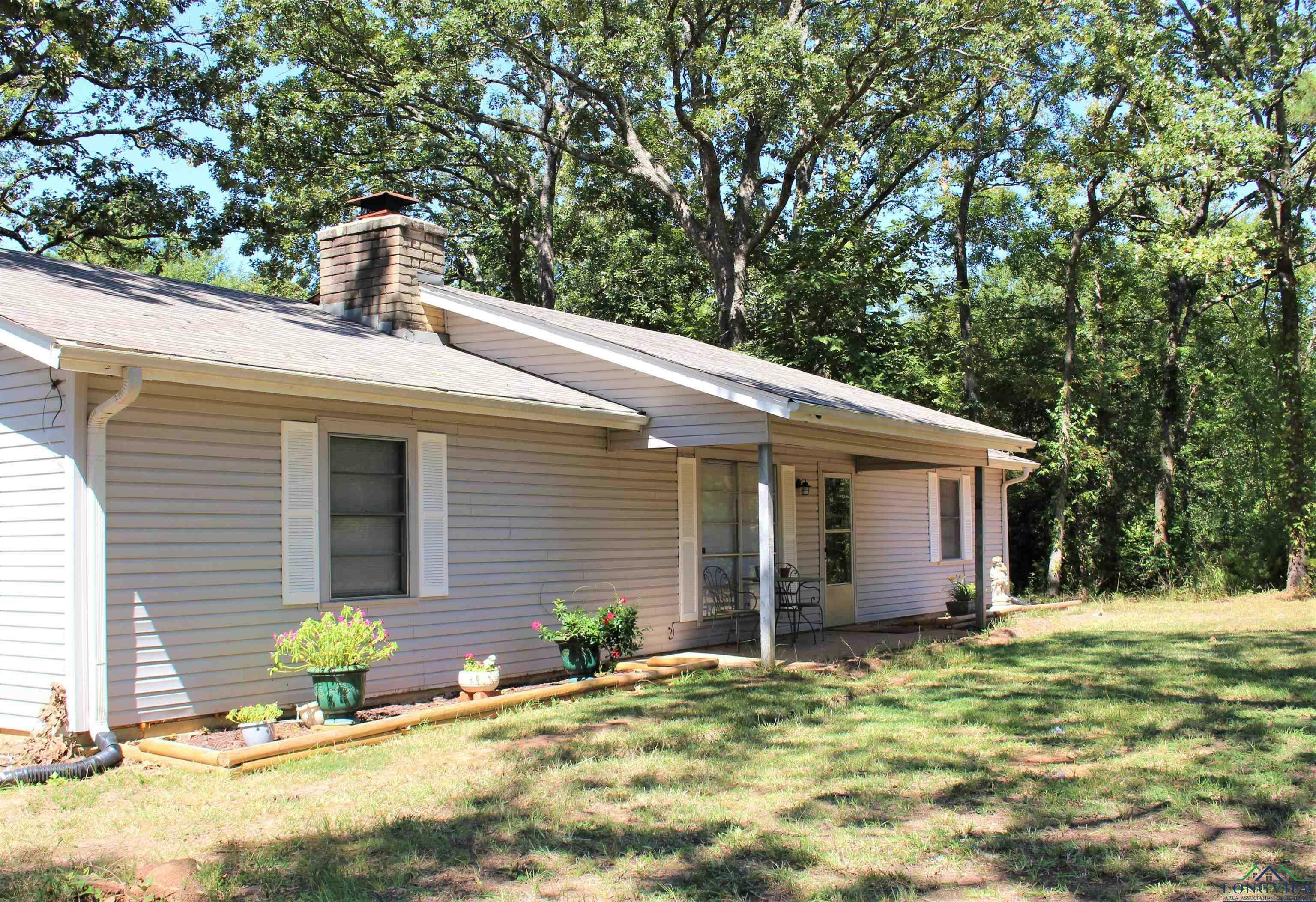 Property Photo:  654 S Pelican Rd  TX 75645 