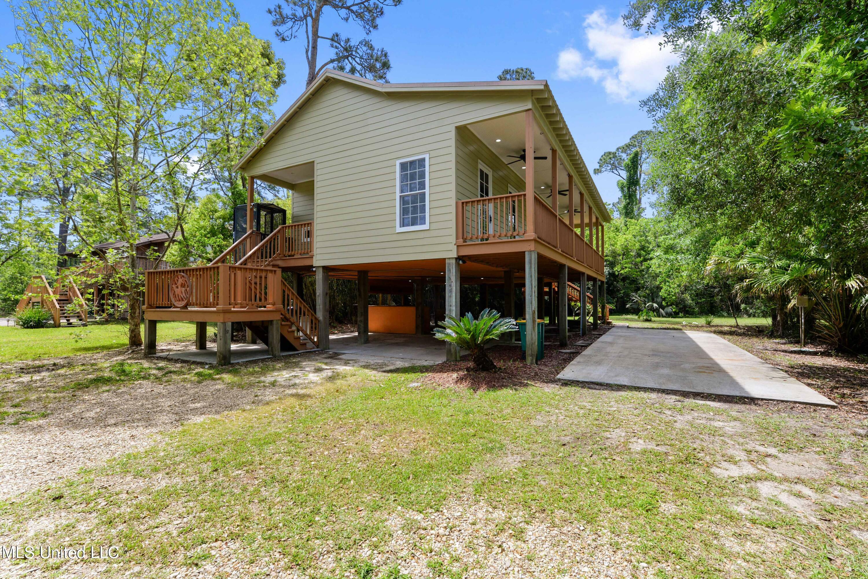 Property Photo:  113 Poindexter Drive  MS 39571 