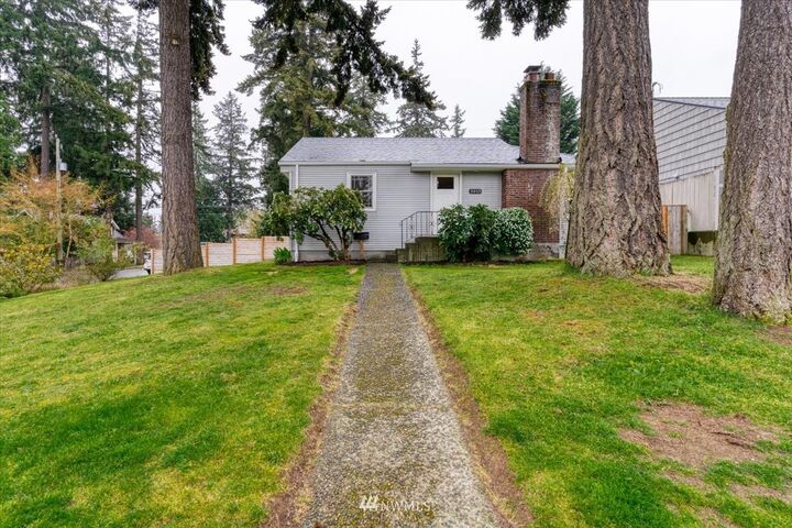 Property Photo: 3015 NE 85th Street WA 98115