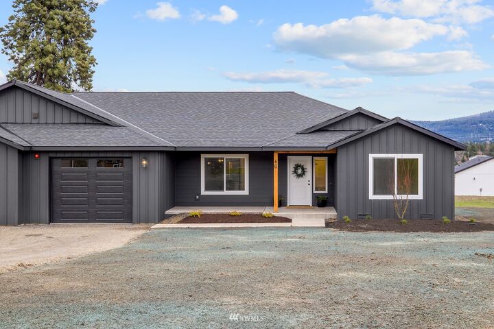 Property Photo: 60 Kingston Court WA 98922