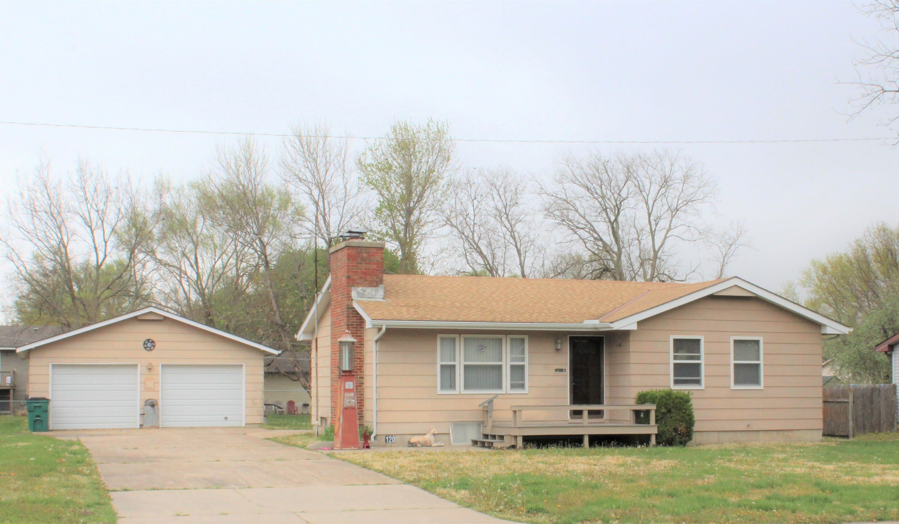 120 E Bradbury Rd.  Rose Hill KS 67133-9398 photo