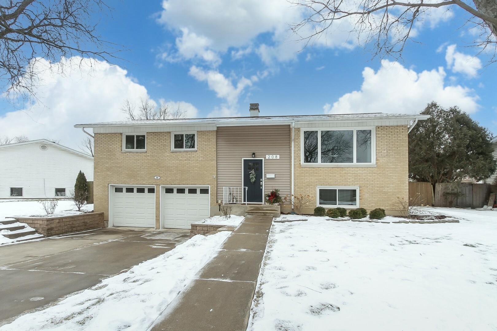 Property Photo: 208 N Flake Drive IL 60074